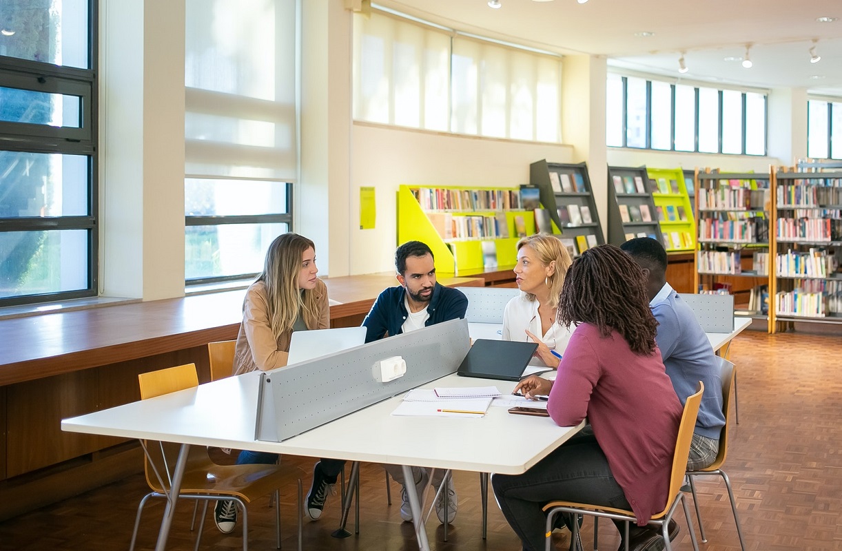 Enhancing migrants’ digital skills and social inclusion